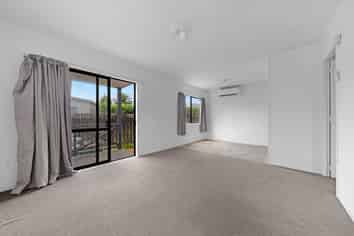 2/211 Weymouth Road, Manurewa