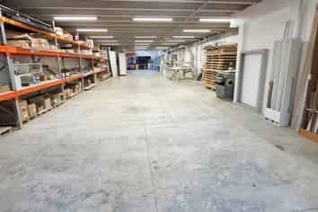 WAREHOUSE DOMINANT SPACE IN SILVERDALE
