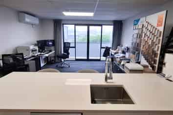 WAREHOUSE DOMINANT SPACE IN SILVERDALE
