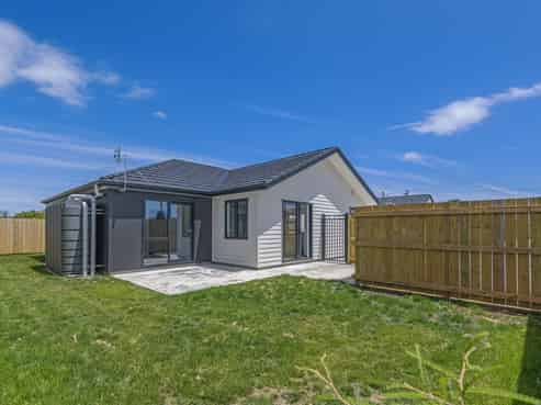 38 Hammond Street, Bulls