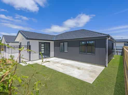 38 Hammond Street, Bulls