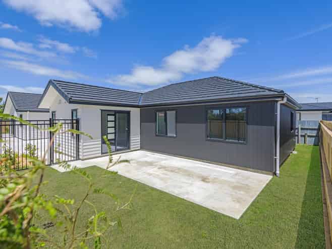 38 Hammond Street, Bulls