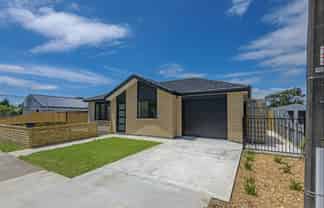 38 Hammond Street, Bulls