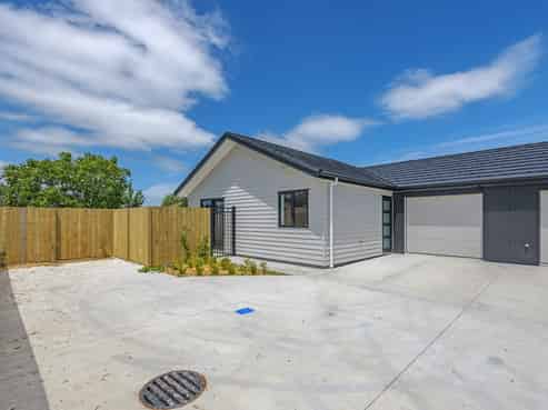 38 Hammond Street, Bulls