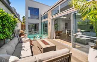 10A Sunbrae Grove, Mount Maunganui