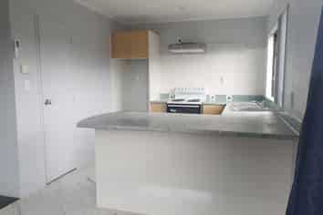 2/6 Woodside Road, Manurewa