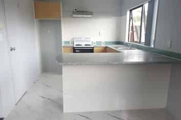 2/6 Woodside Road, Manurewa