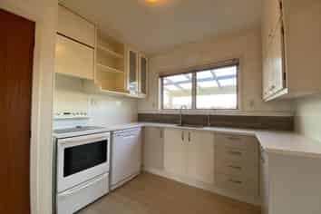 2/8 Knightsbridge Drive, Forrest Hill