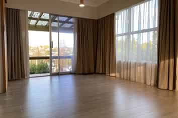 2/8 Knightsbridge Drive, Forrest Hill