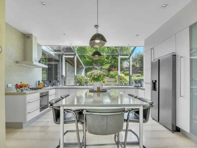 30D Western Line, Westmere