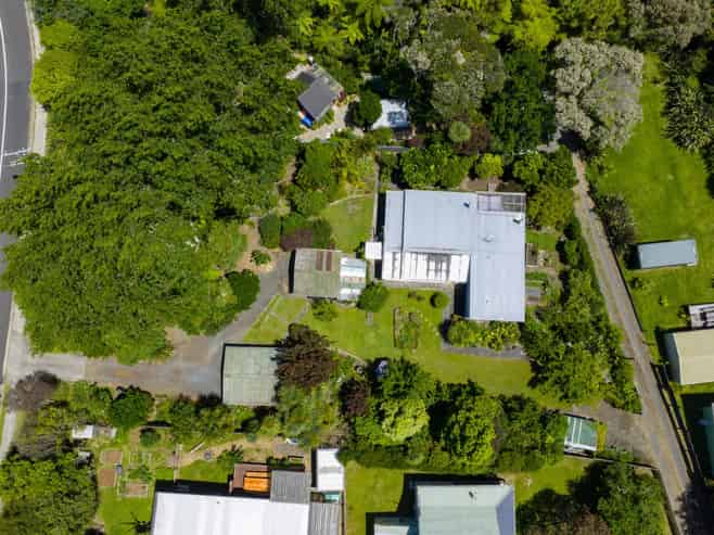 16/18 Lorenzen Bay Road, Raglan