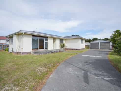 17 Paisley Street, Kew