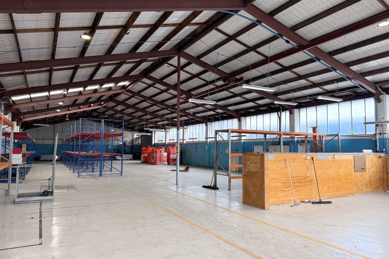 Functional industrial with expansion potential – pohled 6