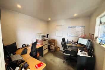 300m² Warehouse for Lease - Onekawa