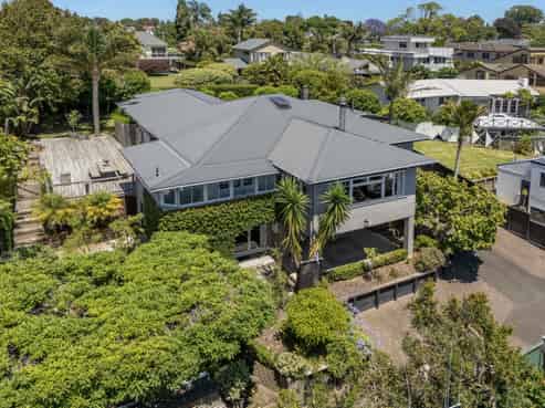 44 Harvey Street, Avenues