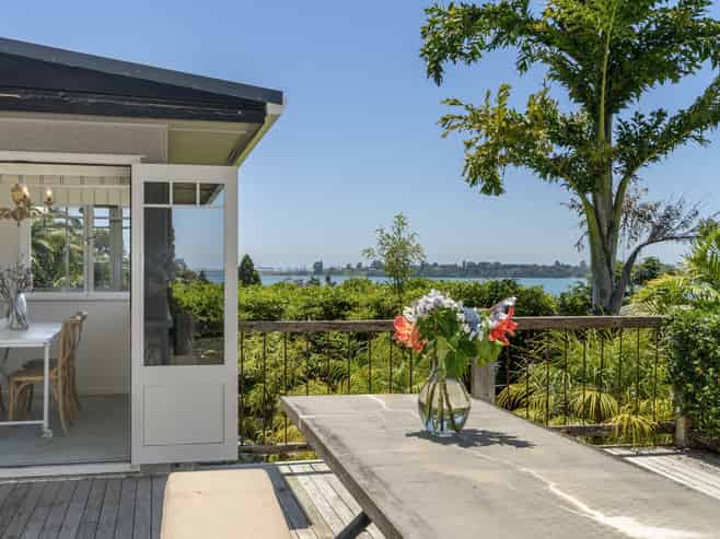 44 Harvey Street, Avenues