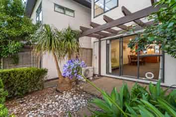 38/42 Holly Street, Avondale