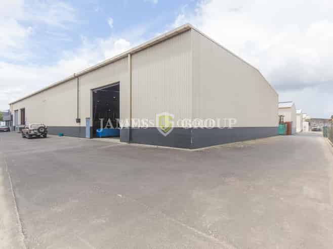 Drive-Around Access & 7 Roller Doors | 1,681m²