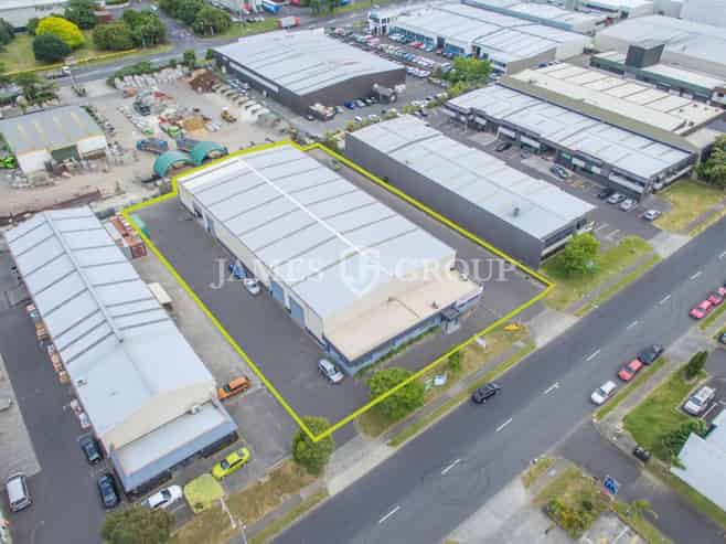 Drive-Around Access & 7 Roller Doors | 1,681m²