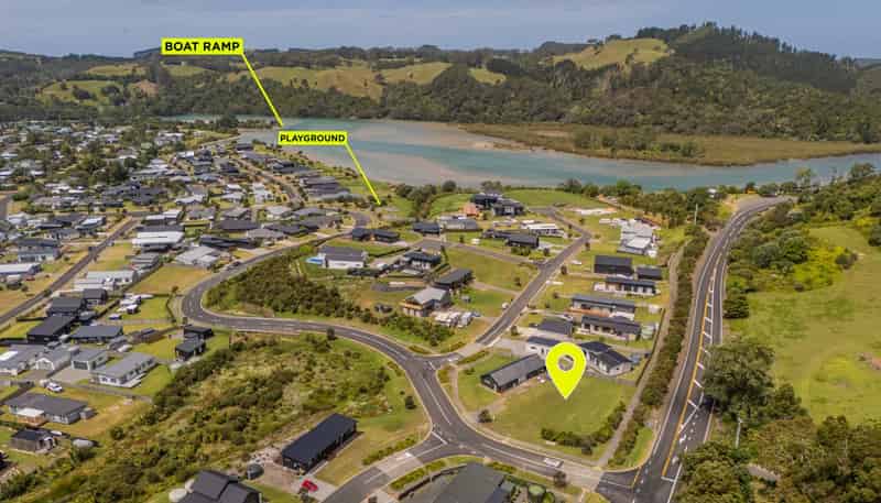 4 Longreach Drive, Cooks Beach