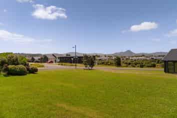 4 Longreach Drive, Cooks Beach