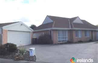 6 Blouden Lane, Burwood