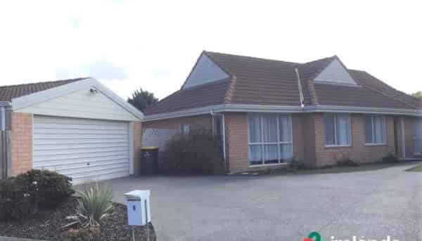 6 Blouden Lane, Burwood