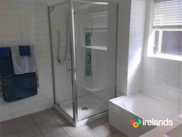 6 Blouden Lane, Burwood