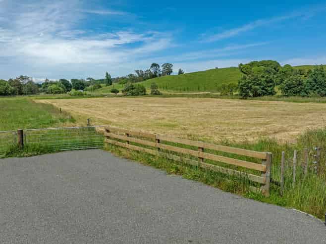 15 Junction Road, Halcombe