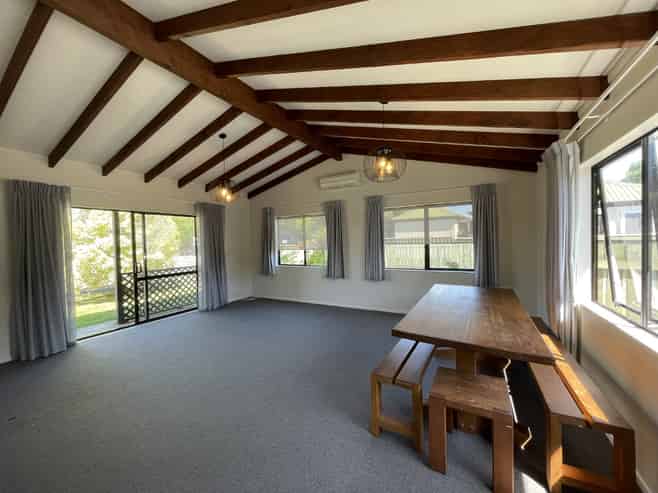 1/1216 Howard Street, Parkvale