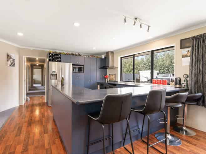 185 Centre Road, Momona