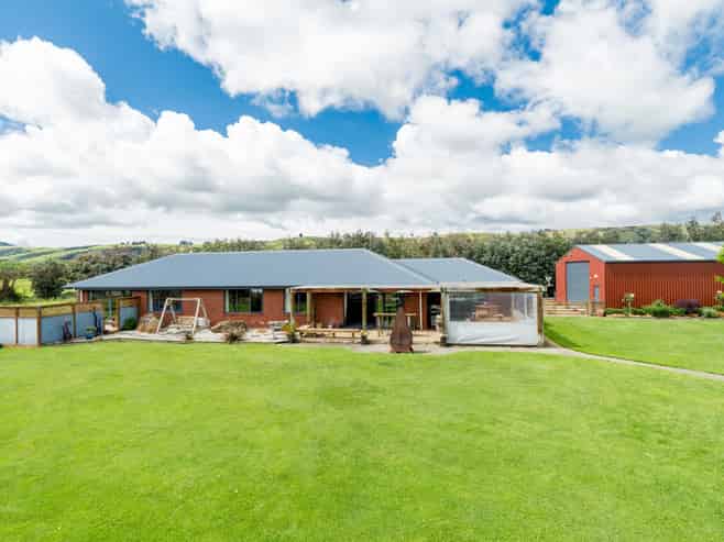 185 Centre Road, Momona