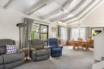 92 Henley Street, Westport