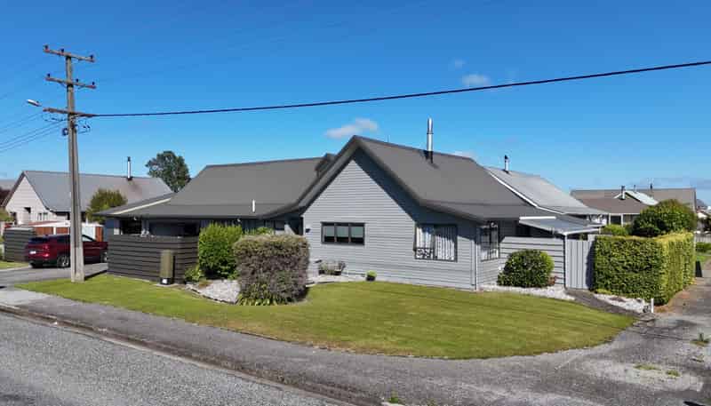 92 Henley Street, Westport