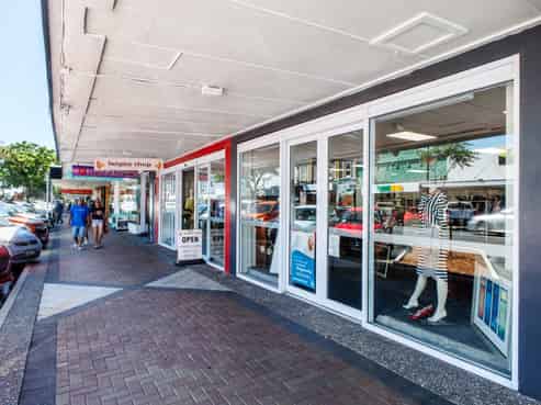 Rare freehold retail opportunity