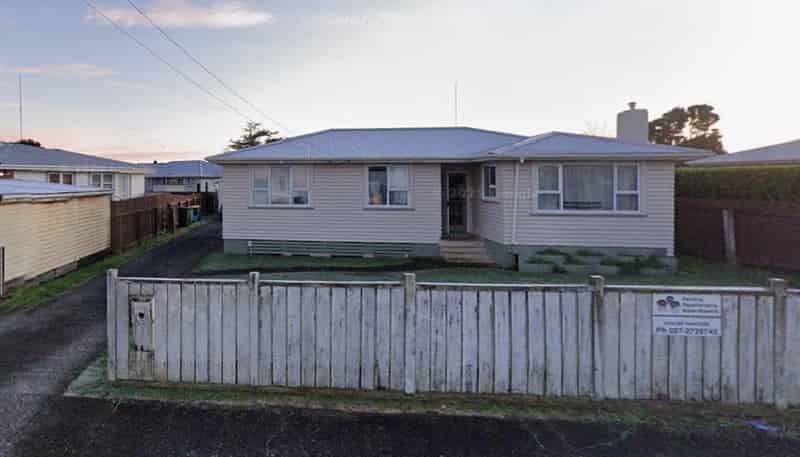 14 Pacey Ave, Hawera
