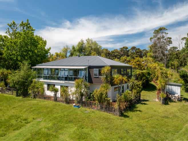 208 Albany Heights Road, Albany Heights