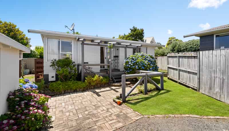26A Knightsbridge Place, Dinsdale