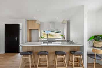 150 La Mer View, Redwood Valley