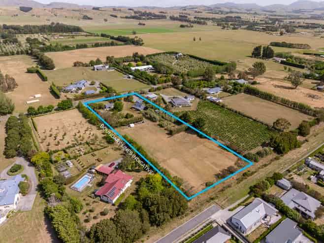 8 Hawkins Drive, Martinborough