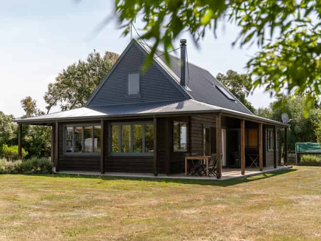 8 Hawkins Drive, Martinborough