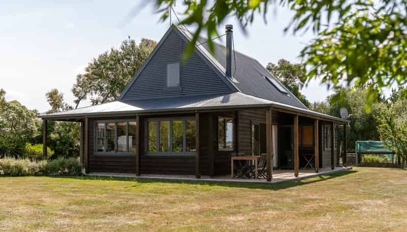 8 Hawkins Drive, Martinborough