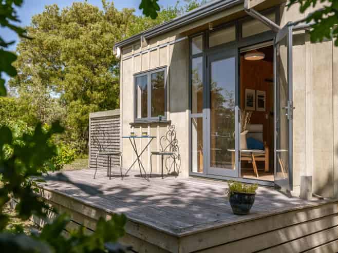 8 Hawkins Drive, Martinborough