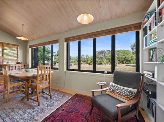 8 Hawkins Drive, Martinborough