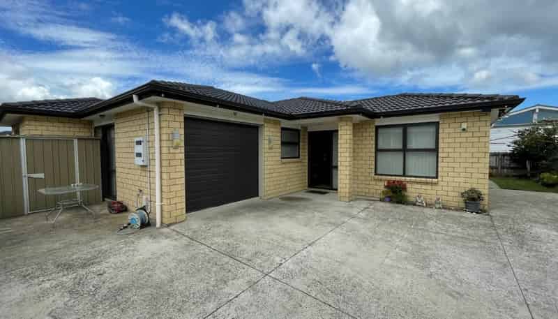 8a Tawa Crescent, Manurewa