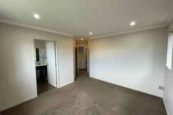 8a Tawa Crescent, Manurewa