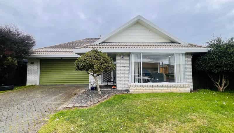 2/1 Amadeus Place, Northpark