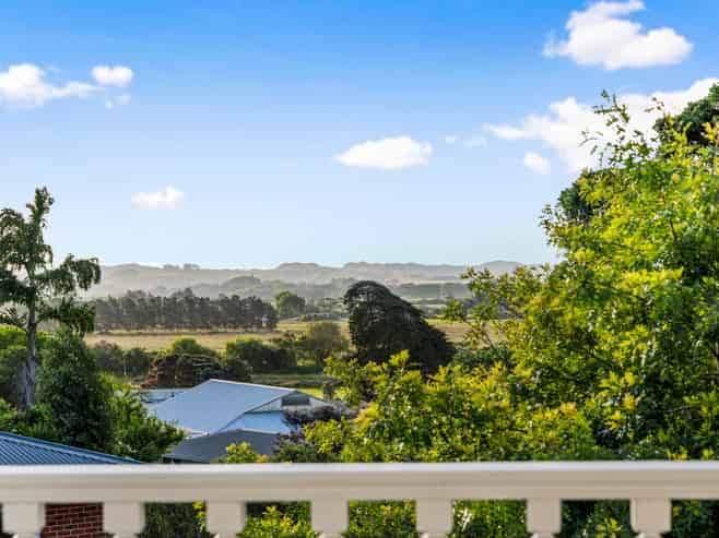 14 Nelson Street, Helensville