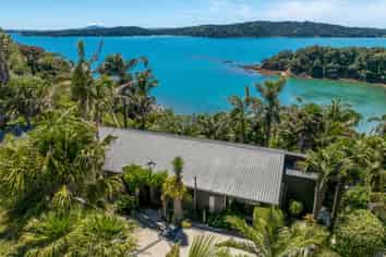 67 Kennedy Point Road, Surfdale