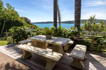 67 Kennedy Point Road, Surfdale